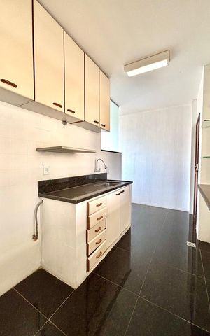Apartamento à venda com 200m², 2 quartos e 2 vagasCozinha