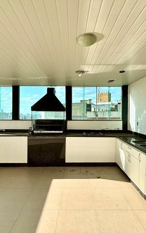 Apartamento à venda com 200m², 2 quartos e 2 vagasCobertura