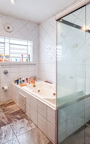 Casa à venda com 200m², 3 quartos e 3 vagas