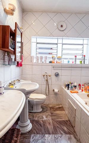 Casa à venda com 200m², 3 quartos e 3 vagas