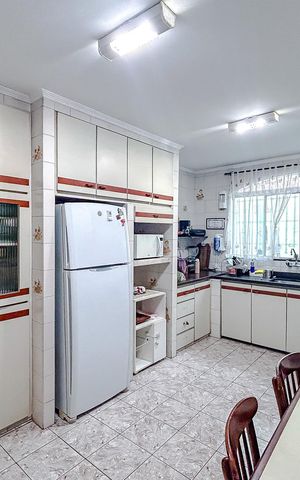 Casa à venda com 248m², 3 quartos e 3 vagasCozinha