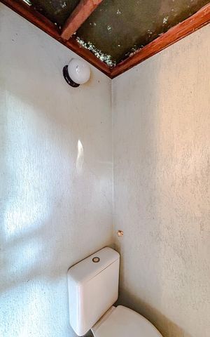Casa à venda com 248m², 3 quartos e 3 vagasBanheiro 3