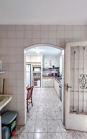 Casa à venda com 248m², 3 quartos e 3 vagasÁrea de Serviço