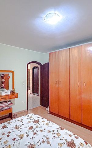 Casa à venda com 248m², 3 quartos e 3 vagasQuarto 2 - Suíte