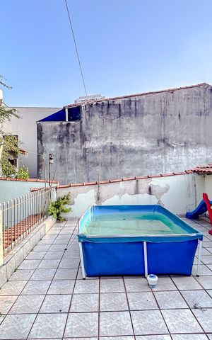 Casa à venda com 248m², 3 quartos e 3 vagasÁrea externa