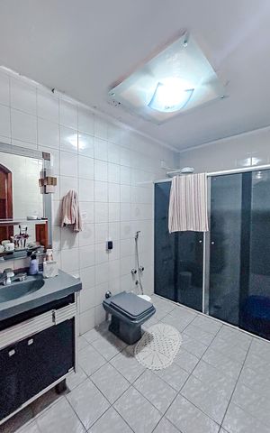 Casa à venda com 248m², 3 quartos e 3 vagasBanheiro 1