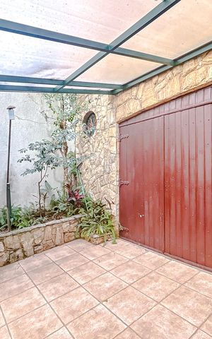 Casa à venda com 248m², 3 quartos e 3 vagasGaragem