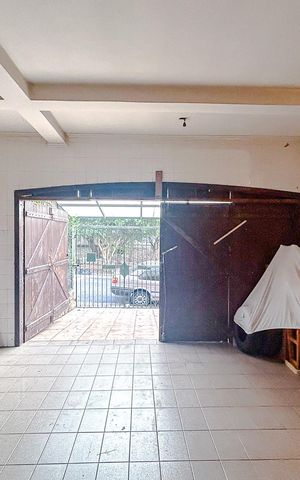 Casa à venda com 248m², 3 quartos e 3 vagasGaragem