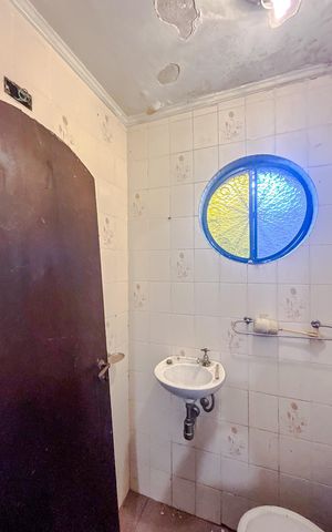 Casa à venda com 248m², 3 quartos e 3 vagasBanheiro de serviço