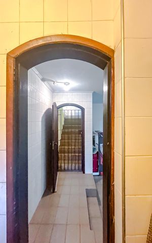 Casa à venda com 248m², 3 quartos e 3 vagasBanheiro de serviço