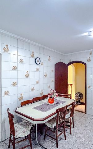 Casa à venda com 248m², 3 quartos e 3 vagasCozinha