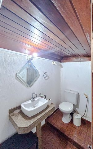Casa à venda com 248m², 3 quartos e 3 vagasBanheiro 2