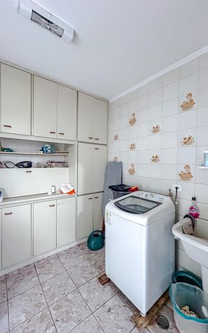 Casa à venda com 248m², 3 quartos e 3 vagasÁrea de Serviço