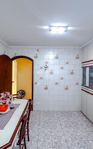 Casa à venda com 248m², 3 quartos e 3 vagasCozinha