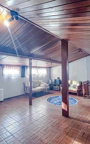 Casa à venda com 248m², 3 quartos e 3 vagasSala 2