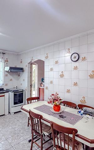 Casa à venda com 248m², 3 quartos e 3 vagasCozinha