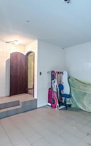 Casa à venda com 248m², 3 quartos e 3 vagasGaragem