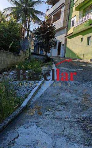Casa à venda com 99m², 2 quartos e 2 vagas