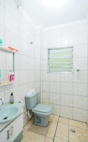 Casa para alugar com 100m², 2 quartos e 2 vagasBanheiro Social