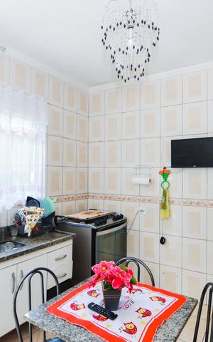Casa para alugar com 100m², 2 quartos e 2 vagasCozinha