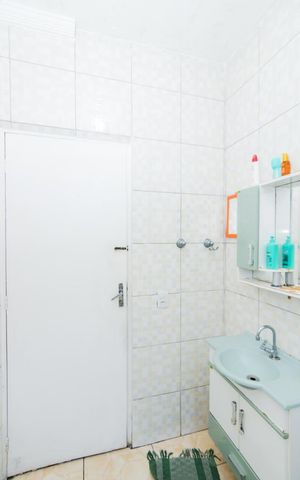 Casa para alugar com 100m², 2 quartos e 2 vagasBanheiro Social