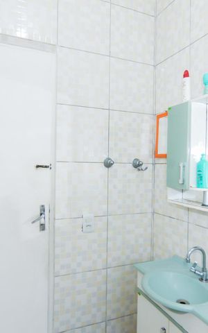 Casa para alugar com 100m², 2 quartos e 2 vagasBanheiro Social