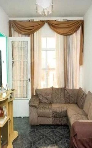 Casa à venda com 160m², 4 quartos e 2 vagas