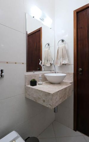 Casa à venda com 100m², 2 quartos e 1 vagaBanheiro 1