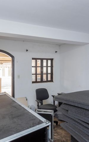 Casa à venda com 125m², 4 quartos e 2 vagasSala