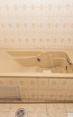 Casa à venda com 125m², 4 quartos e 2 vagasBanheiro 4