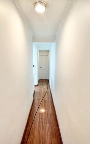 Casa à venda com 134m², 3 quartos e 2 vagas Casa à venda com 134m², 3 quartos e 2 vagasCorredor