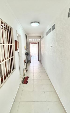 Casa à venda com 134m², 3 quartos e 2 vagas Casa à venda com 134m², 3 quartos e 2 vagasEntrada