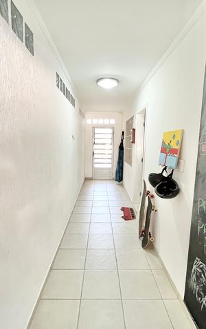 Casa à venda com 134m², 3 quartos e 2 vagas Casa à venda com 134m², 3 quartos e 2 vagasEntrada
