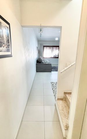 Casa à venda com 134m², 3 quartos e 2 vagas Casa à venda com 134m², 3 quartos e 2 vagasCorredor