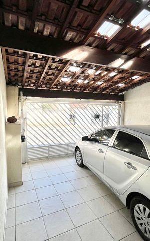 Casa à venda com 134m², 3 quartos e 2 vagas Casa à venda com 134m², 3 quartos e 2 vagasGaragem