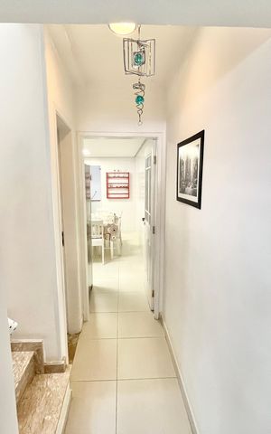 Casa à venda com 134m², 3 quartos e 2 vagas Casa à venda com 134m², 3 quartos e 2 vagasCorredor