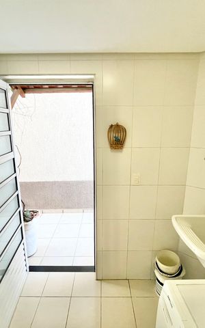 Casa à venda com 134m², 3 quartos e 2 vagas Casa à venda com 134m², 3 quartos e 2 vagasÁrea de Serviço