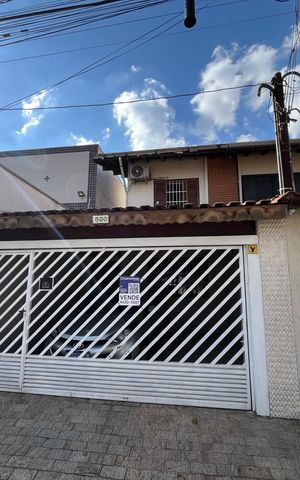 Casa à venda com 134m², 3 quartos e 2 vagas Casa à venda com 134m², 3 quartos e 2 vagasFachada/Placa