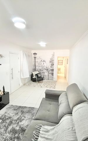 Casa à venda com 134m², 3 quartos e 2 vagas Casa à venda com 134m², 3 quartos e 2 vagasSala