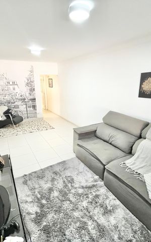 Casa à venda com 134m², 3 quartos e 2 vagas Casa à venda com 134m², 3 quartos e 2 vagasSala