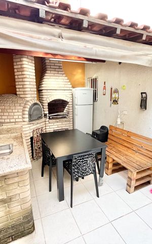 Casa à venda com 134m², 3 quartos e 2 vagas Casa à venda com 134m², 3 quartos e 2 vagasÁrea comum - Churrasqueira