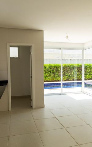 Casa à venda com 430m², 4 quartos e 6 vagas Casa à venda com 430m², 4 quartos e 6 vagasCozinha