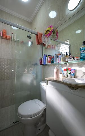 Casa de condomínio à venda com 128m², 2 quartos e 2 vagasBanheiro Suíte 