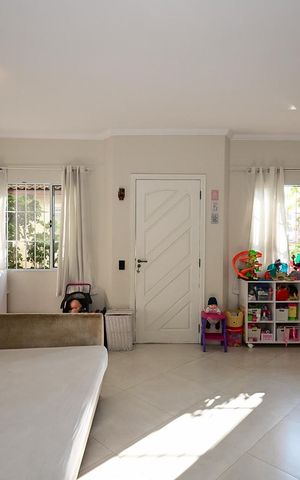 Casa de condomínio à venda com 128m², 2 quartos e 2 vagasSala