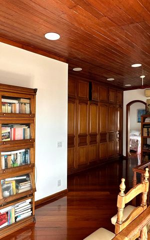 Apartamento à venda com 241m², 4 quartos e 2 vagas