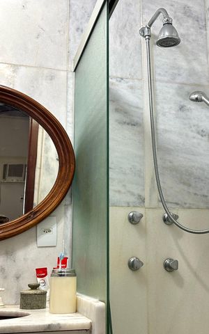Apartamento à venda com 241m², 4 quartos e 2 vagas