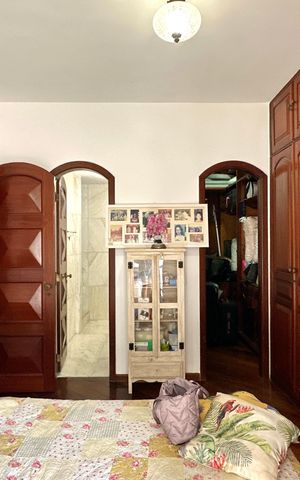 Apartamento à venda com 241m², 4 quartos e 2 vagas