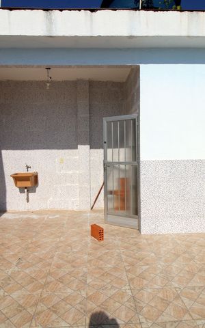 Casa à venda com 75m², 2 quartos e 1 vagaÁrea de Serviço