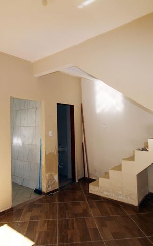 Casa à venda com 75m², 2 quartos e 1 vagaSala