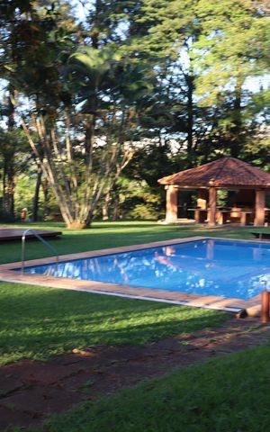 Casa de condomínio para alugar com 400m², 5 quartos e 4 vagas Casa de condomínio para alugar com 400m², 5 quartos e 4 vagasÁrea comum - Piscina